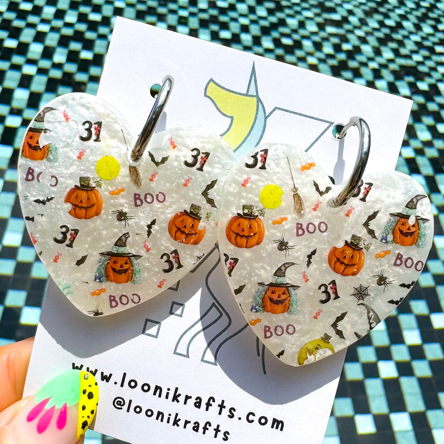 Boo 31 ~ Amorito | Handmade halloween resin earrings