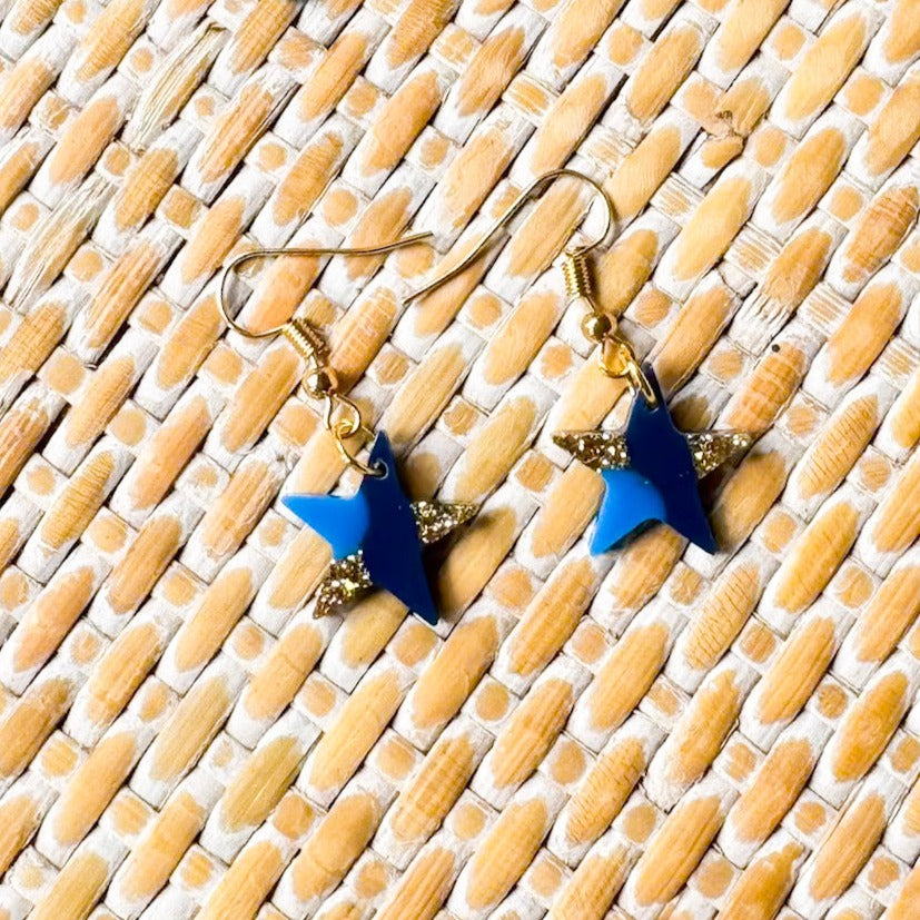 Oceanix ~ Twinkles | Small blue handmade resin earrings - LooniKrafts