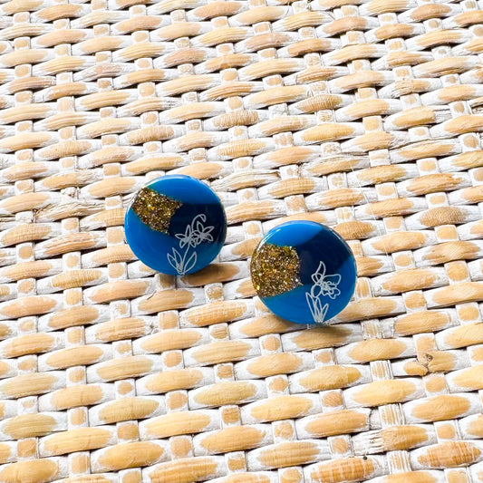 Oceanix ~ Floral Disks | Blue handmade resin earrings with floral detail - LooniKrafts