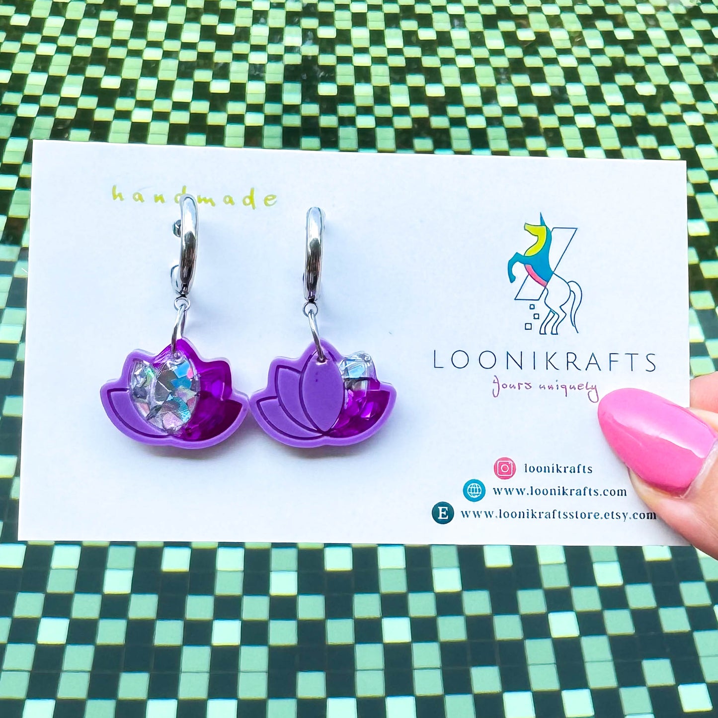 Lotus 🪷 | Purple handmade resin earrings