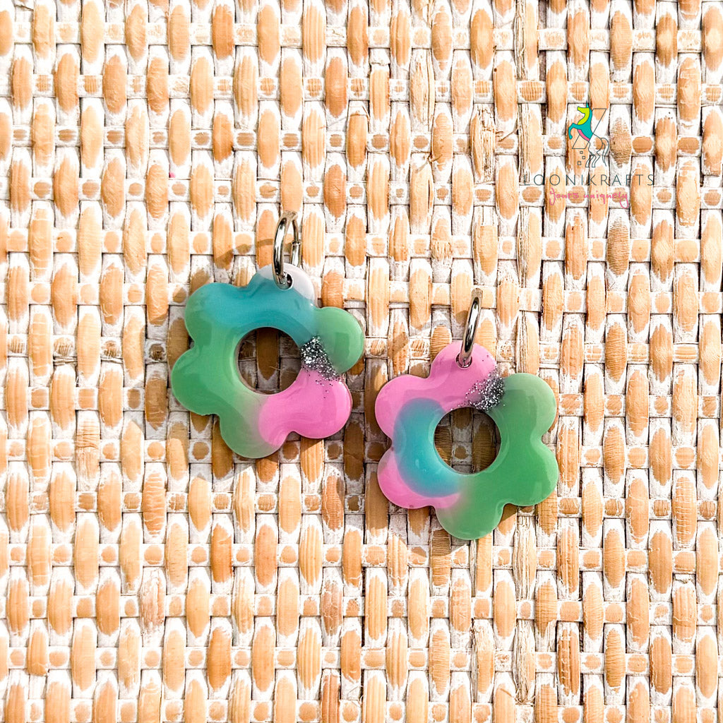 DRZ ~ Fleur (S) | Colourful handmade resin earrings