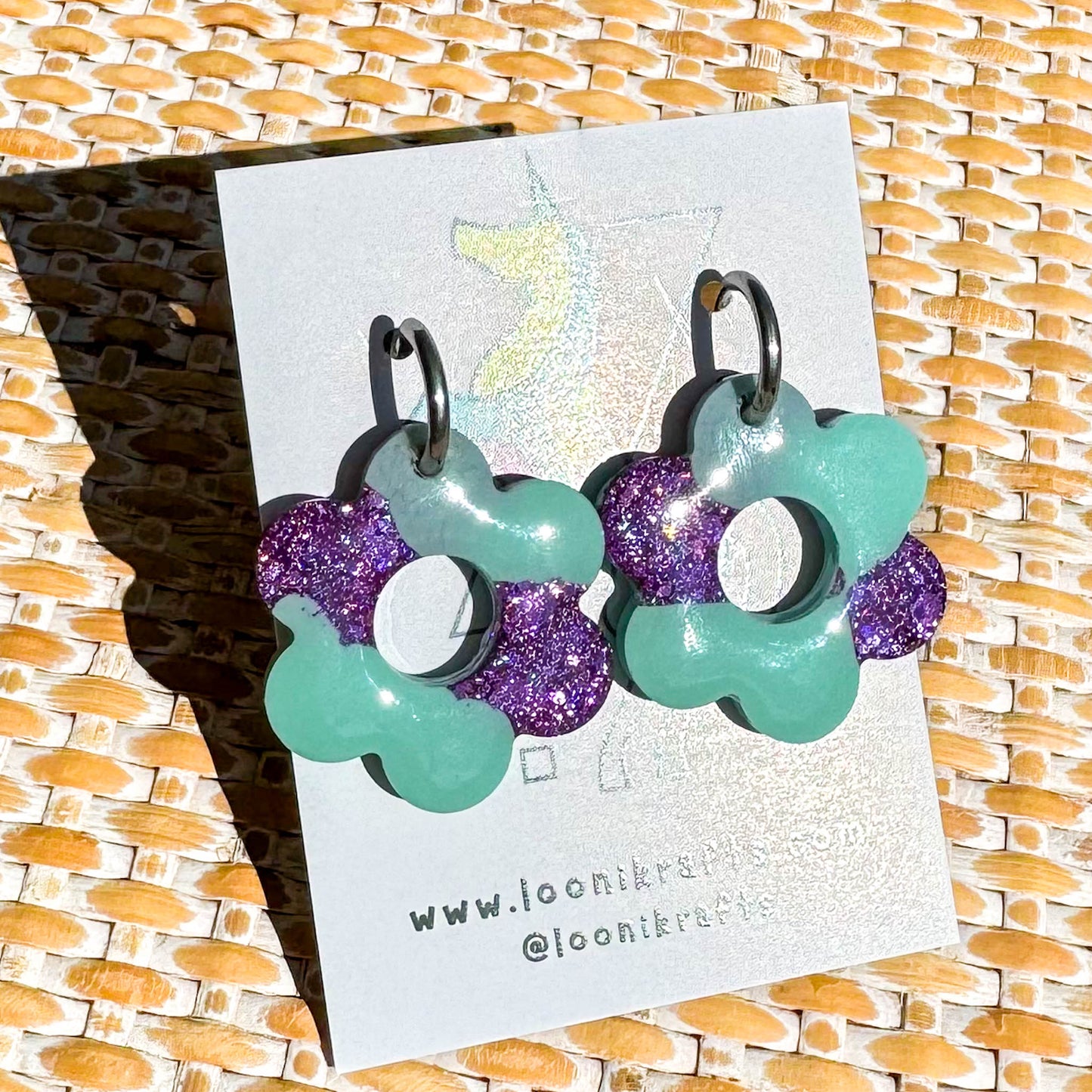 Fleur (S) | Light blue & purple handmade resin earrings